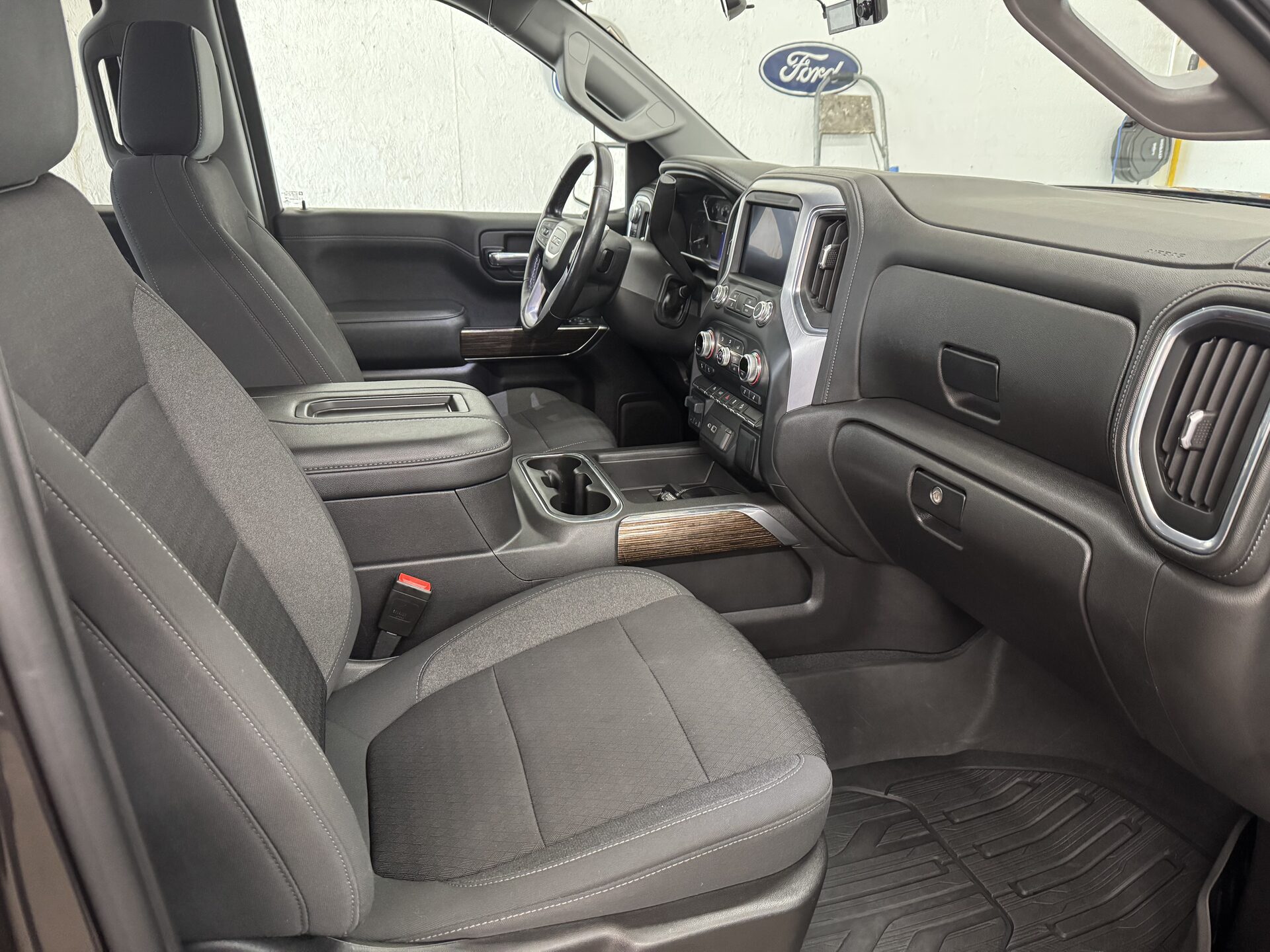 GMC Sierra Interior